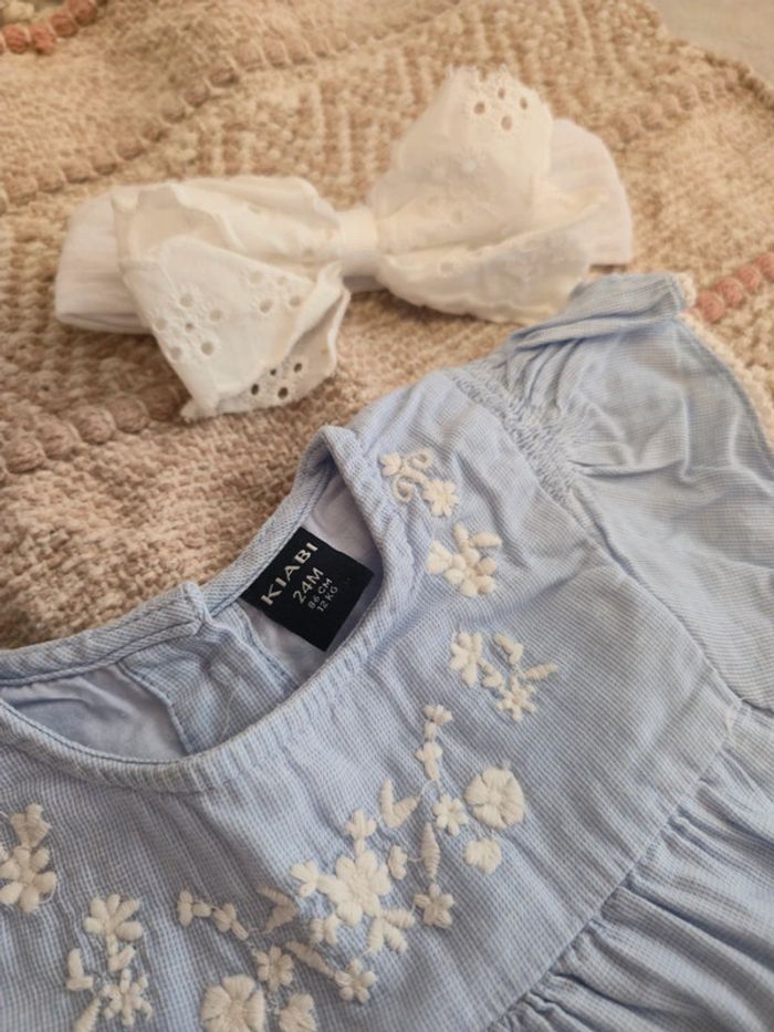 Robe bleu ciel et blanche broderies dentelle avec bandeau kiabi 2 ans 100% coton - photo numéro 2