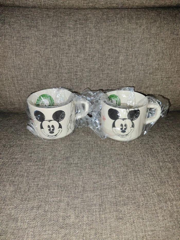 2 petites tasses Mickey neuves