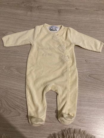 Pyjama taille trois mois