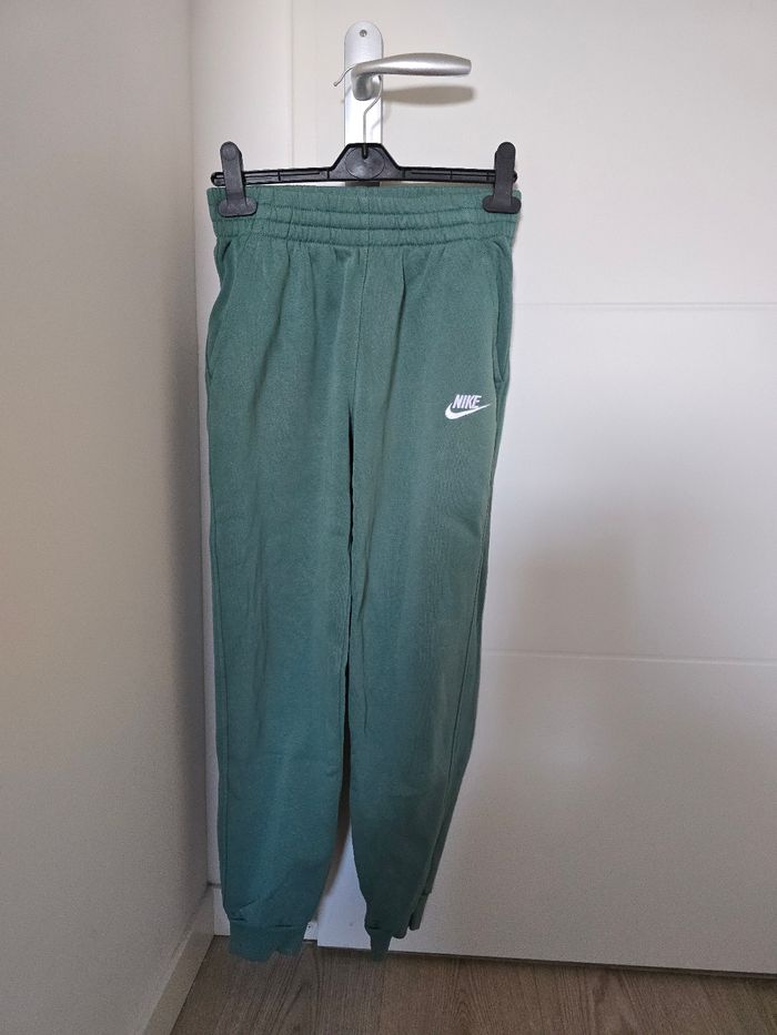 Jogging Nike 10-12 ans