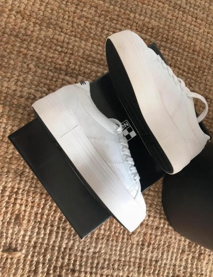 Chaussures plato sneaker No Name x Hellfest édition collector pointure 36 - photo numéro 6