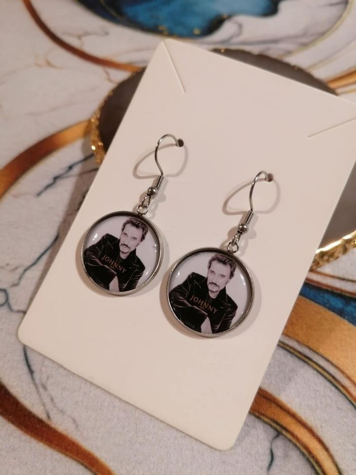 Boucle d'oreille johnny Hallyday - photo numéro 2