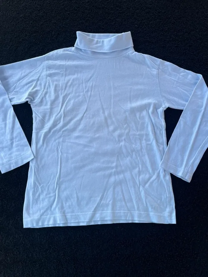 Col roulé bleu clair