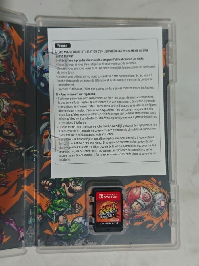 Switch OLED édition Zelda + Mario Kart 8 Deluxe - photo numéro 6