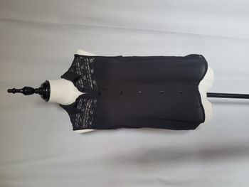 Chemisier sans manches avec dentelle noir