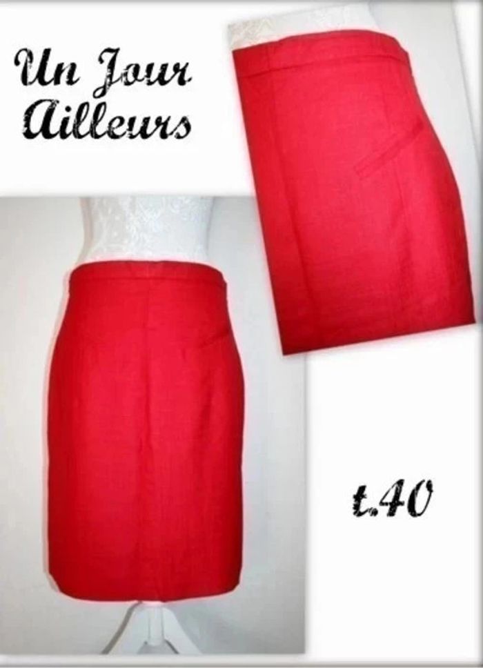 Tailleur rouge Un Jour Ailleurs taille 40 - photo numéro 2