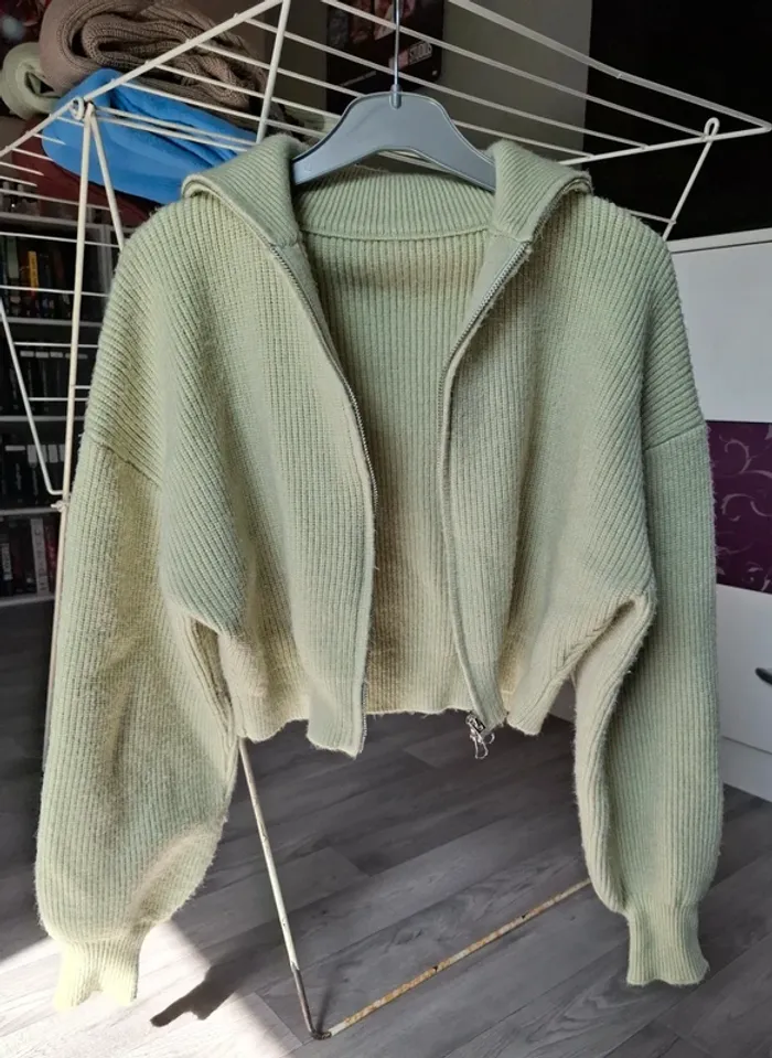 Pull avec zip et col roulé - photo numéro 3