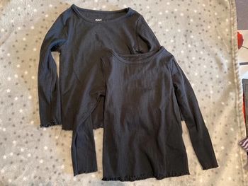 Lot de 2 sous pull noir 4 ans