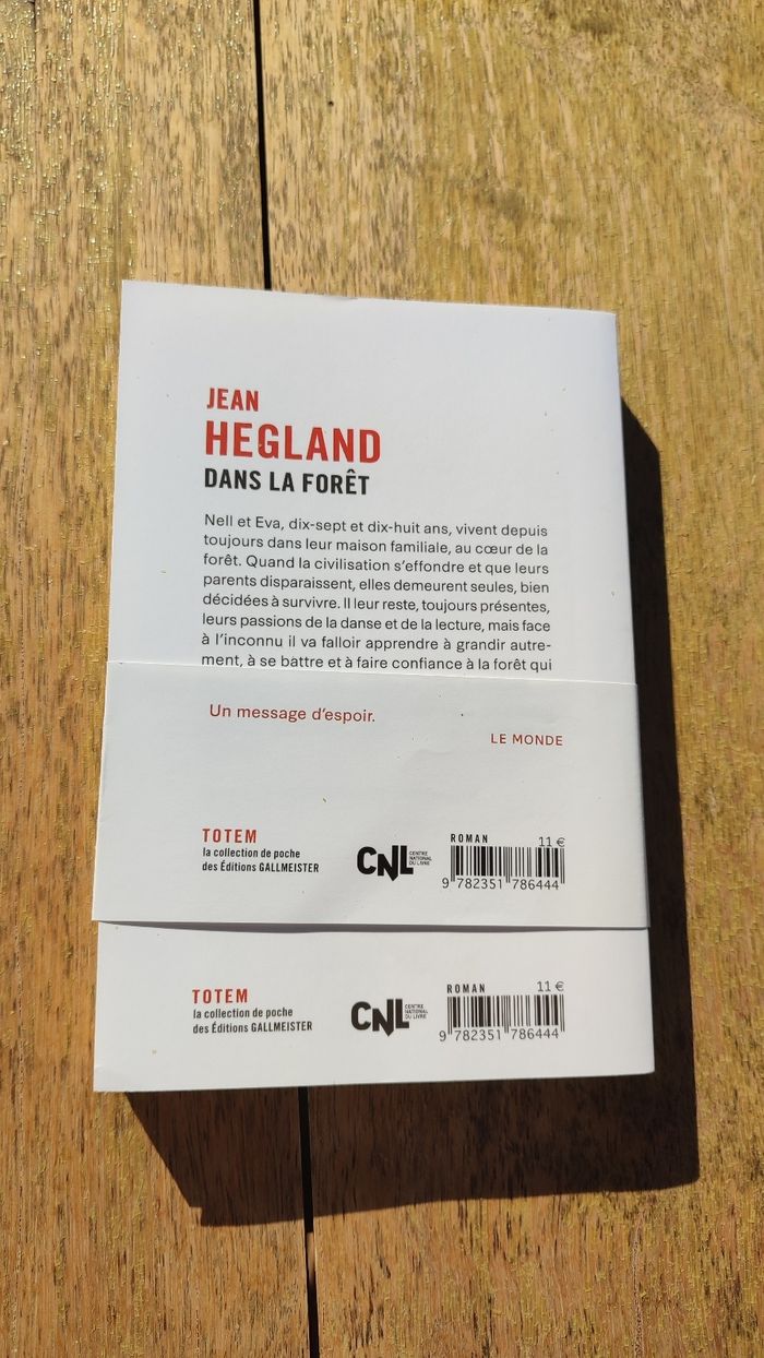 Livre Dans la forêt Jean Hegland - photo numéro 2