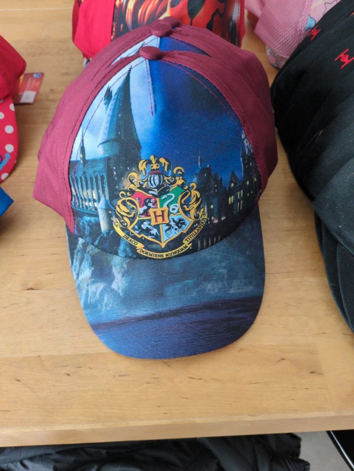 Lot de 43 casquettes enfants licence - photo numéro 3