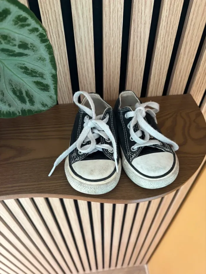 Converse noire - photo numéro 2