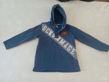 Sweat à capuche bleu manches longues 6 ans tape à l'oeil 3€