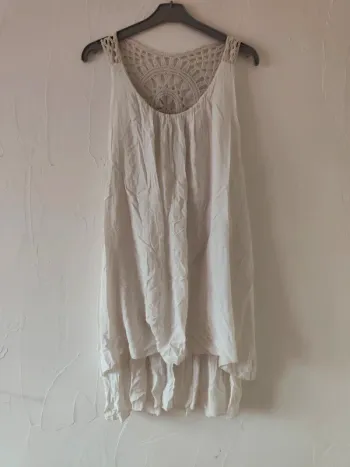 Magnifique robe d'été avec broderie dos taille 38