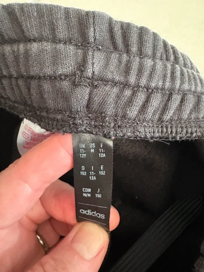 Pantalon Adidas 11-12 ans - photo numéro 4