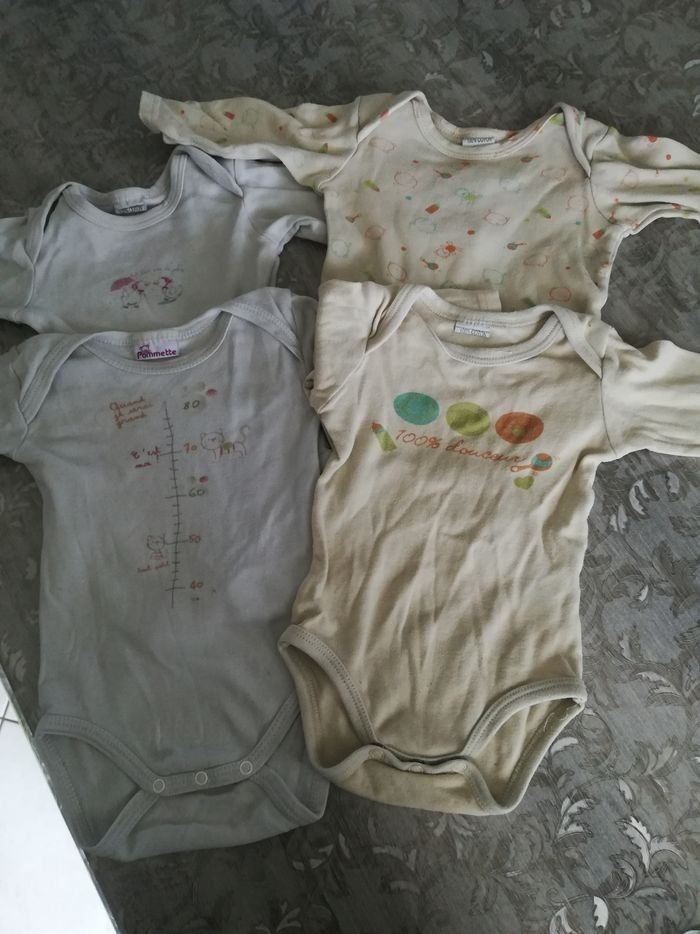 Lot de 5 bodies ml 6 mois - photo numéro 1