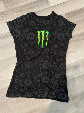 T-shirt monster