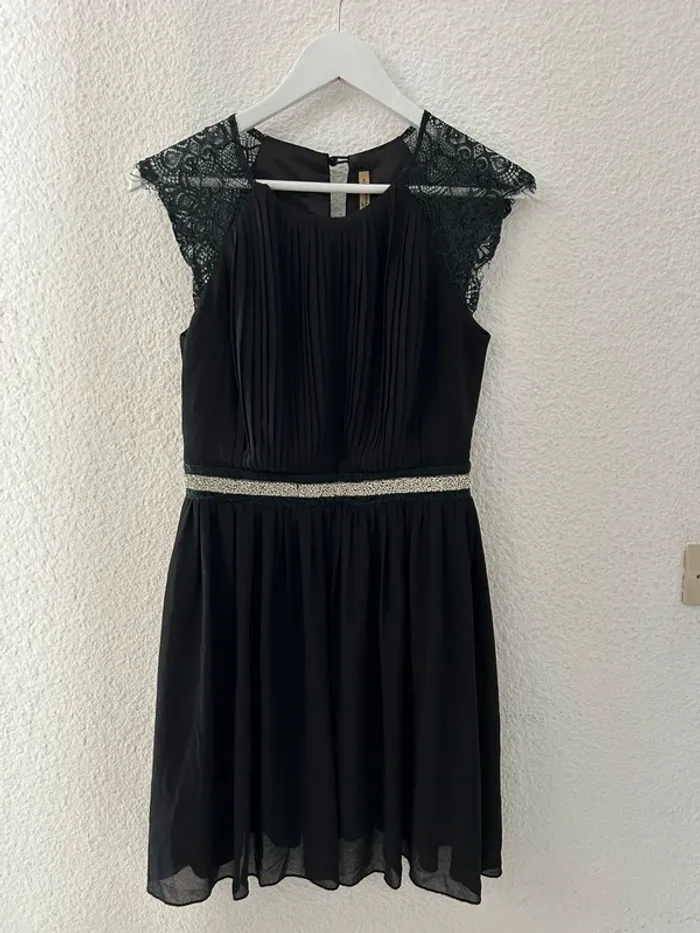 Robe drapé strass et dentelle