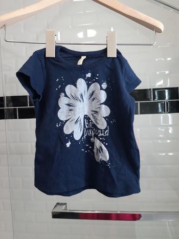 🌸 tee-shirt fille en 18 mois/2 ans benetton 🌸