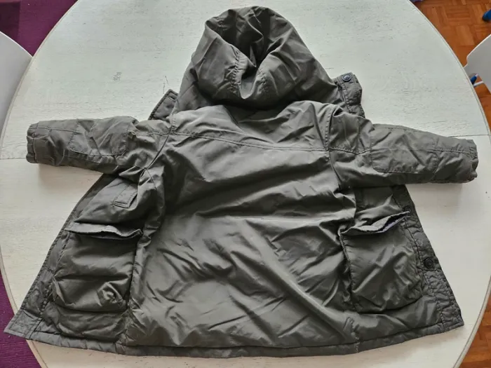 Manteau Zara Boys kaki 6 ans avec jupe anti-neige, parfait pour le ski - photo numéro 10