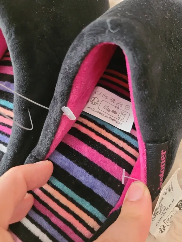 Pantoufle femme isotoner Taille 36 NEUVE - photo numéro 4