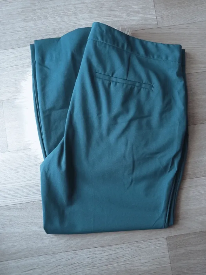 Pantalon court 7/8ème chonos stretch vert canard turquoise T.44 Zara - photo numéro 4