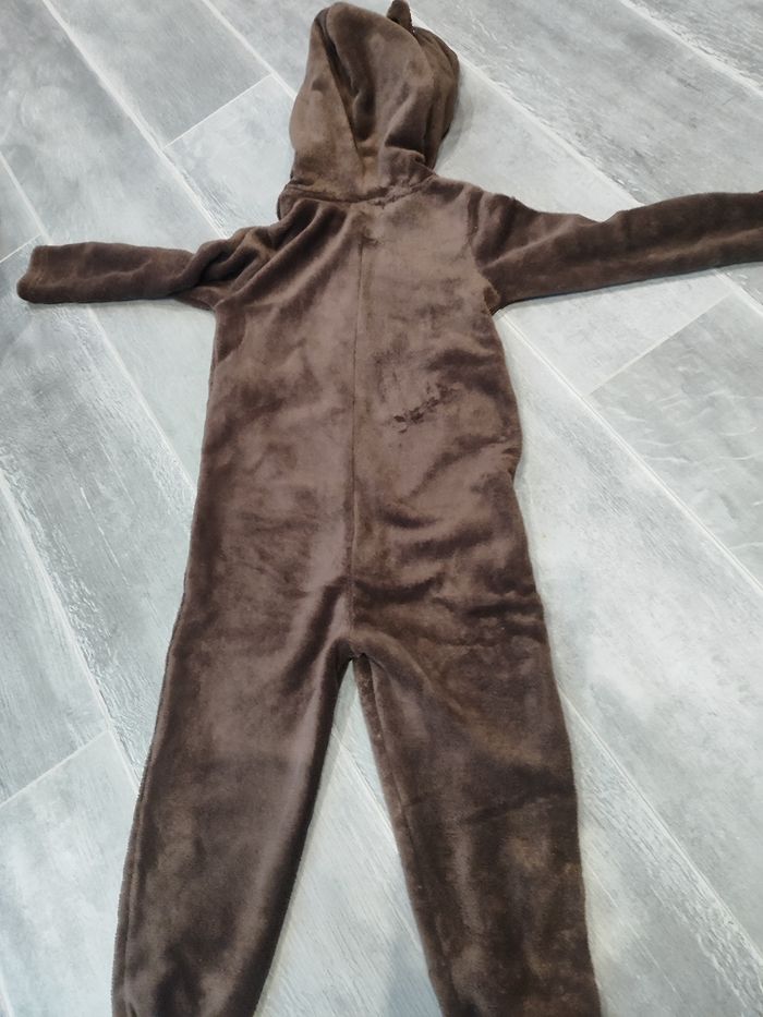 Pyjama en 5/6 ans - photo numéro 2