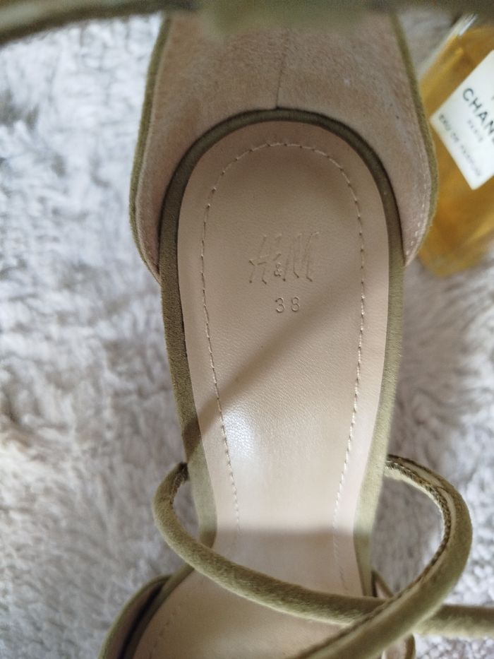 Sandales kaki H&M lire annonce - photo numéro 2