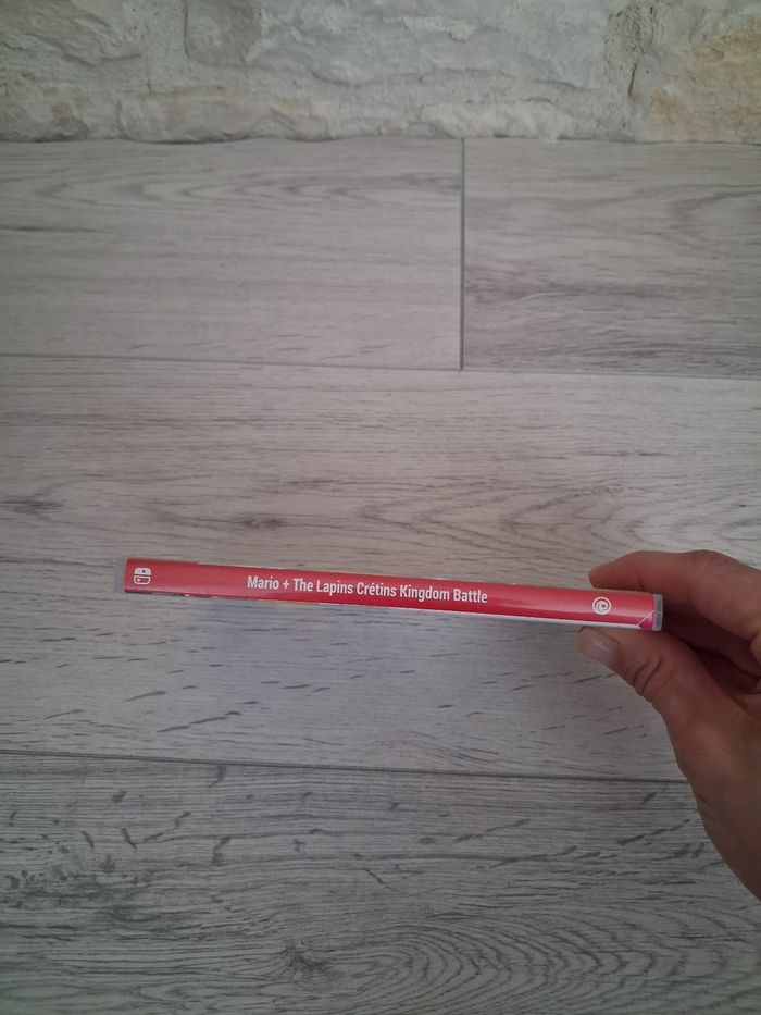 Jeu Nintendo Switch "Mario + lapins cretins kingdom battle" en tres bon etat - photo numéro 3