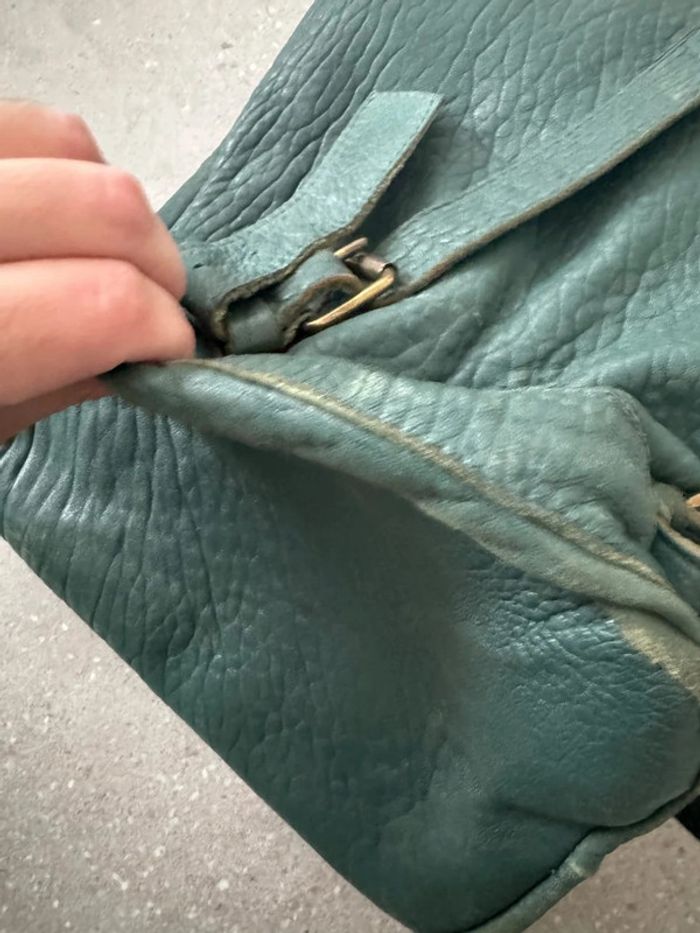 Sac à dos vert Création sacs mary, bon état mais il y a des marques d'usures, 21x31cm - photo numéro 7