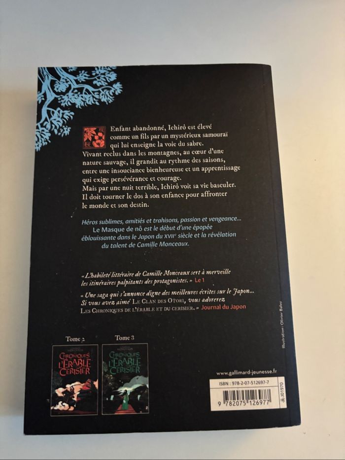 Livre les chroniques de l érable et du cerisier livre 1 le masque de No Camille Monceaux Gallimard - photo numéro 2