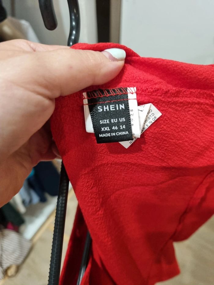 Robe avec dentelle - photo numéro 3