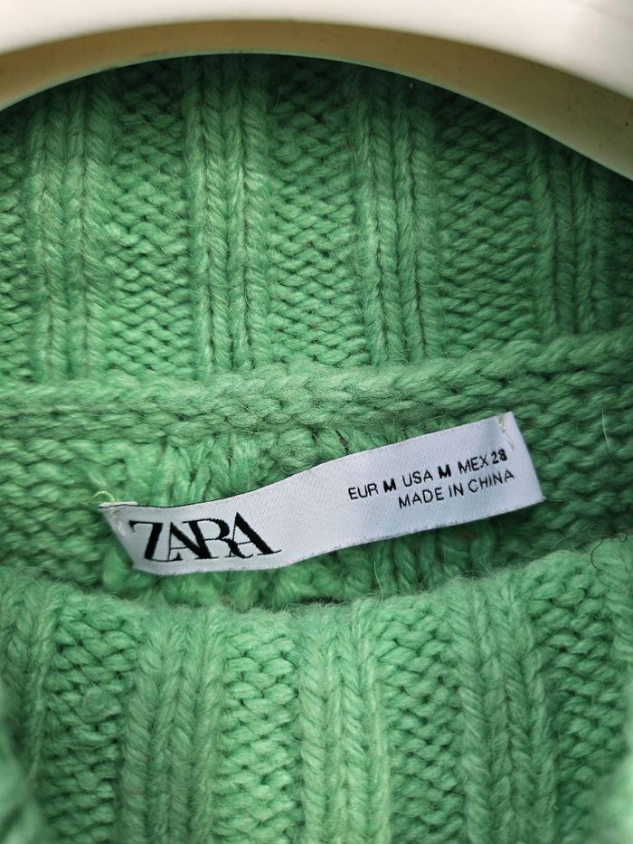 Pull Zara vert perles - photo numéro 2