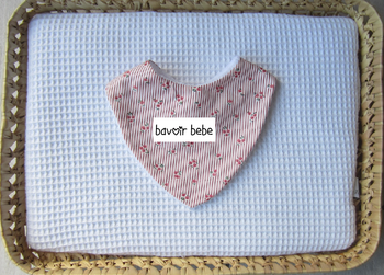 Cadeau naissance : Bavoir Fait Main pour bébé