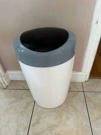 Poubelle à couche 