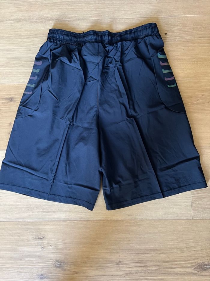 Short de sport Under Armour - Neuf avec étiquette - XL - photo numéro 6