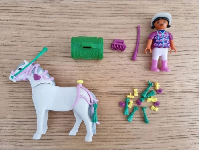 Poney à décorer 
Playmobil 
Excellent état - photo numéro 2