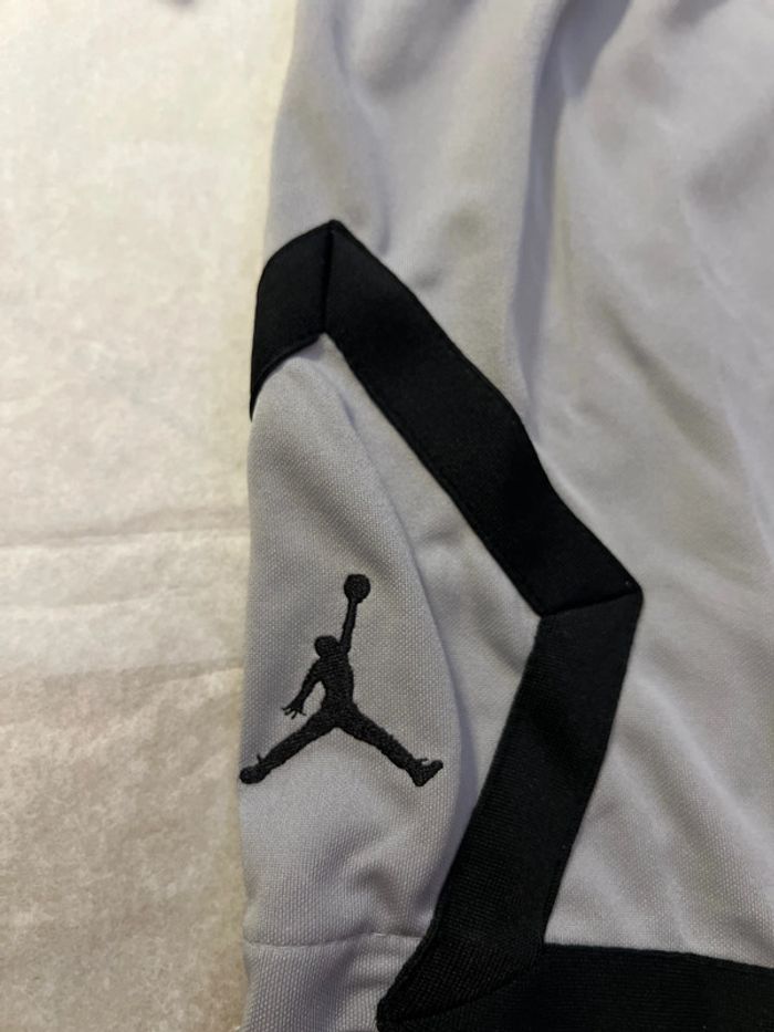 Short de foot Jordan, équipe Paris Saint-Germain taille 5/6 ans authentique neuf - photo numéro 7