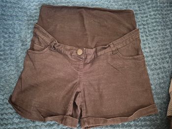 Short femme taille 38 ( vêtements grossesse)