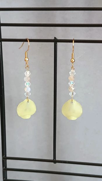 Jolie paire de boucles d'oreilles pendantes