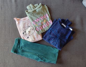 Lot de vêtements fille tee-shirts manches longues et leggins Kiabi/Gémo/Okaïdi 
