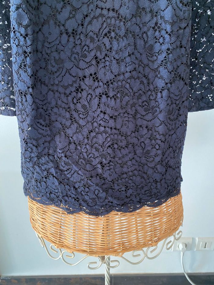 Blouse tee shirt style chemise Camaïeu à dentelle noir et marine taille 38 - photo numéro 4