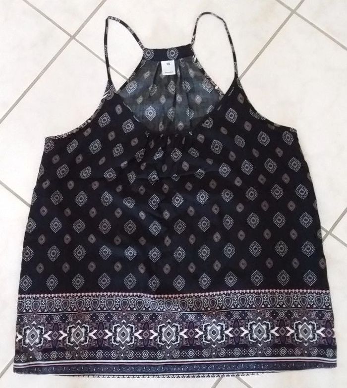 Top à bretelles noir à motifs