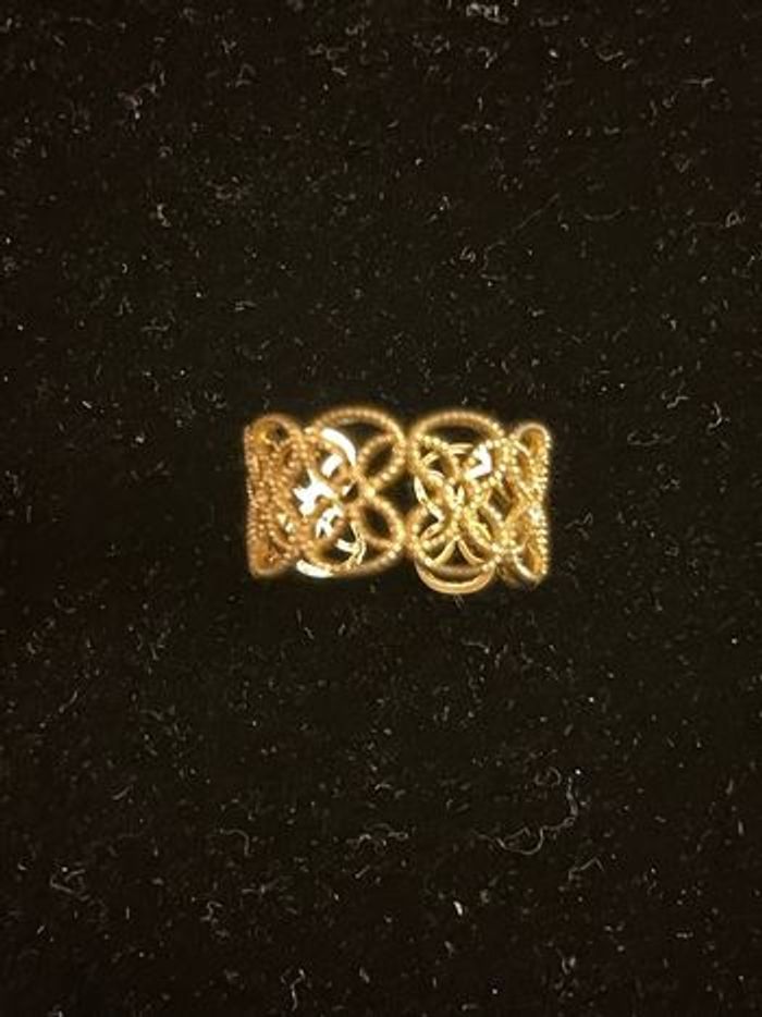 bague dorée - photo numéro 4