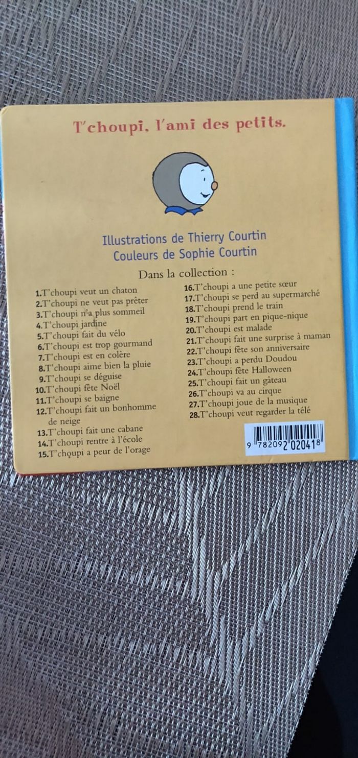 Livre T'choupi a rentré a l'école en parfait état - photo numéro 3