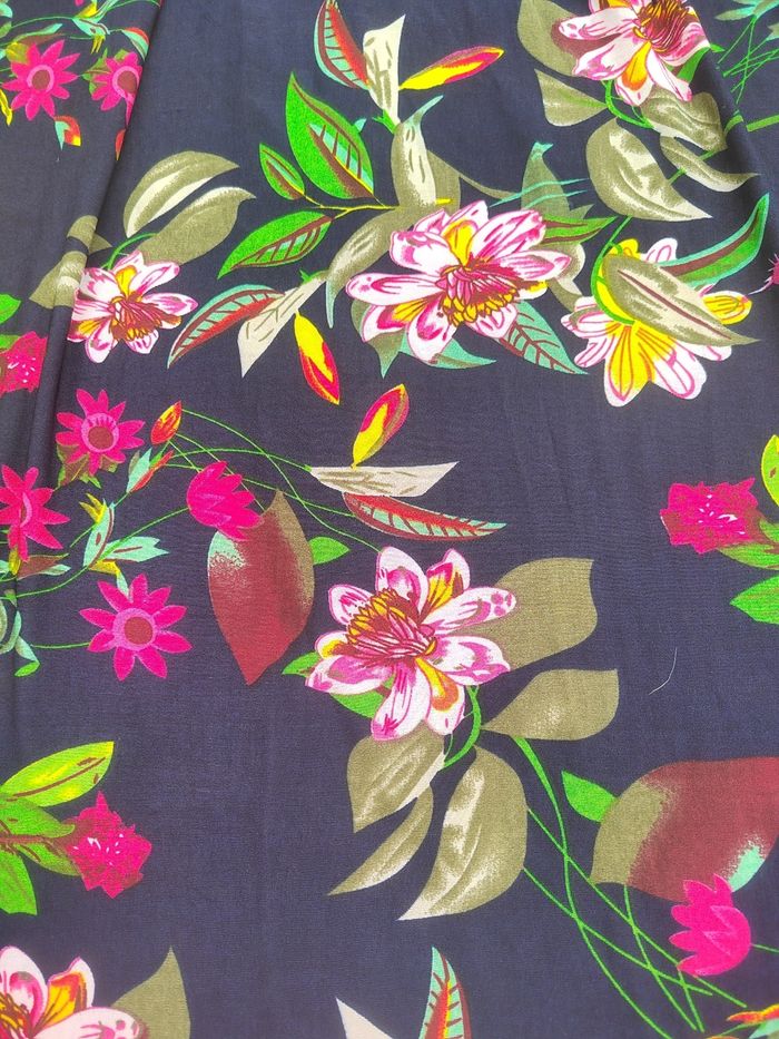 Robe Longue Bleu Marine à Fleurs – Taille Unique – neuve - photo numéro 3