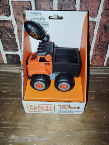 Camion benne à construire black et Decker 