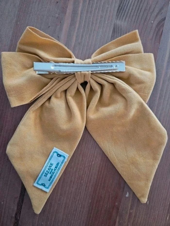 Pince nœud en velours ocre / moutarde Sézane - photo numéro 4