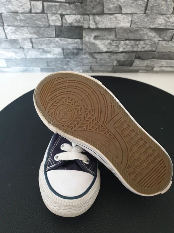 Chaussure en toile pointure 26 - photo numéro 3