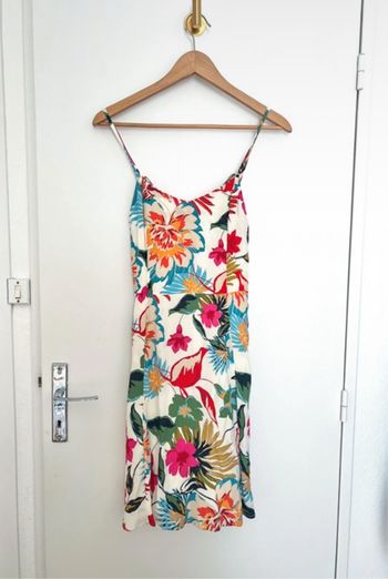 Robe d’été fleurs et oiseaux Etam XS doublée et nouée dans le dos