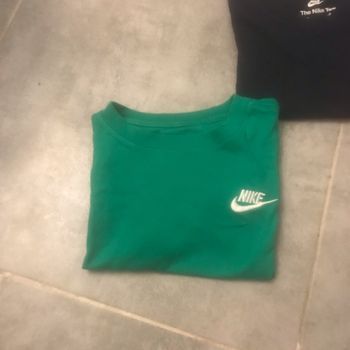 T-shirt nike